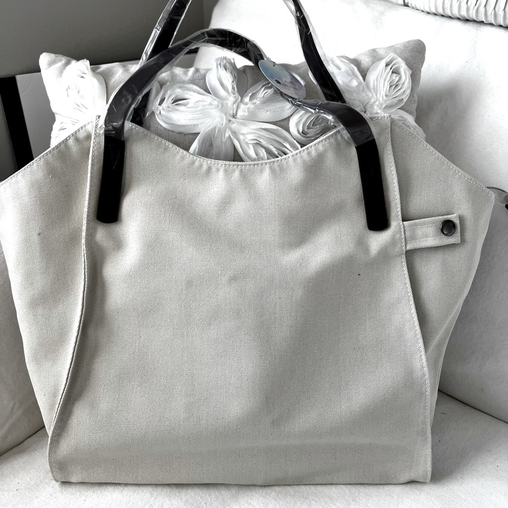 White canvas Tote